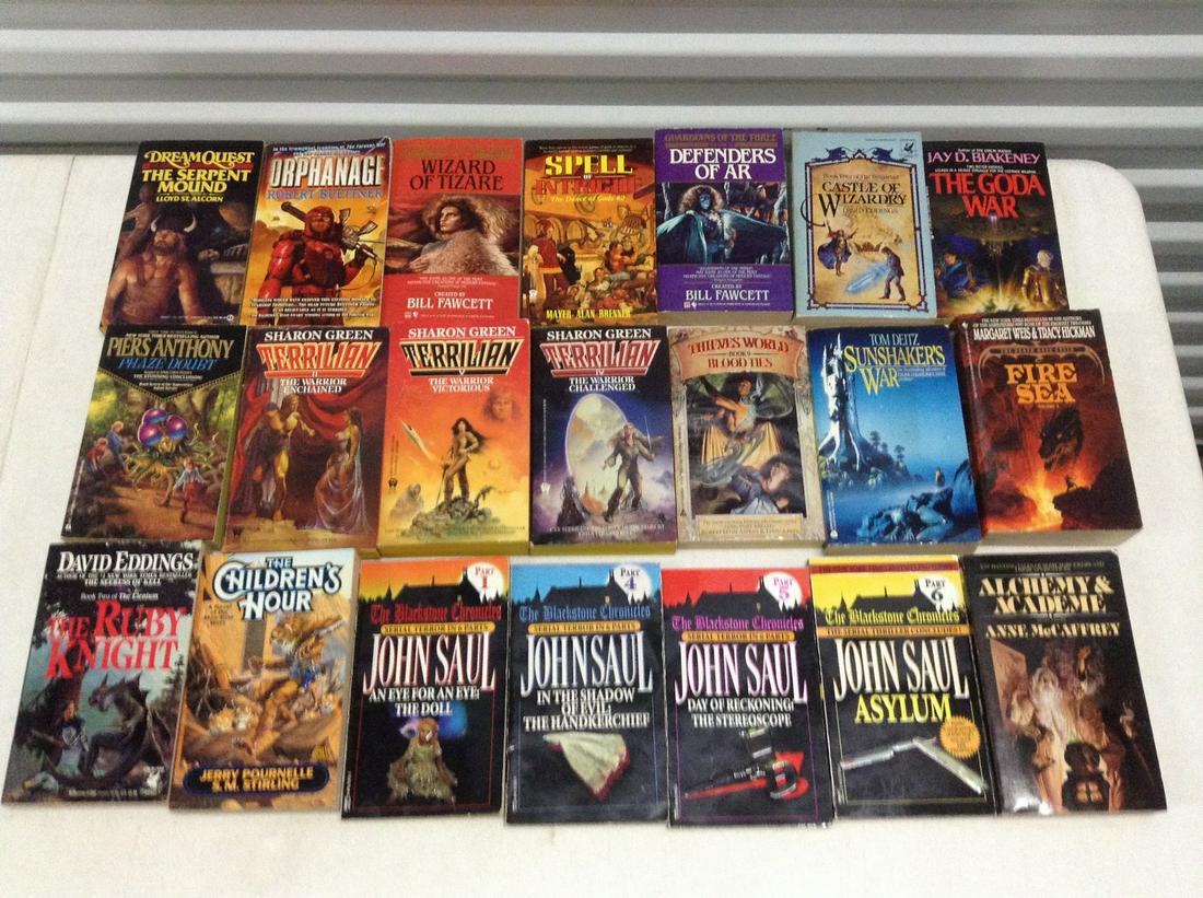 Huge lot of Vintage Fantasy/Sci-Fi Books (1 of 1)