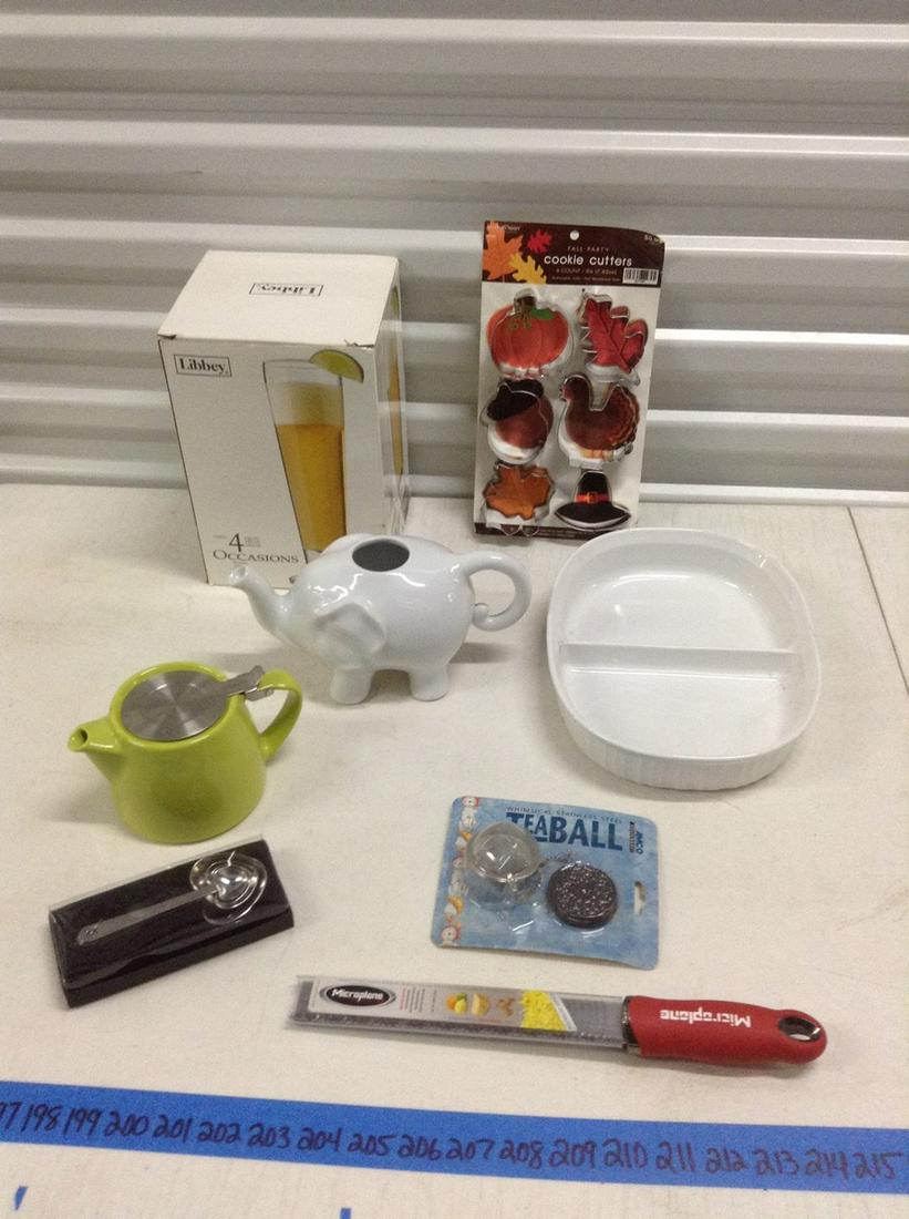 Lot of Kitchen items some new in package (1 of 1)