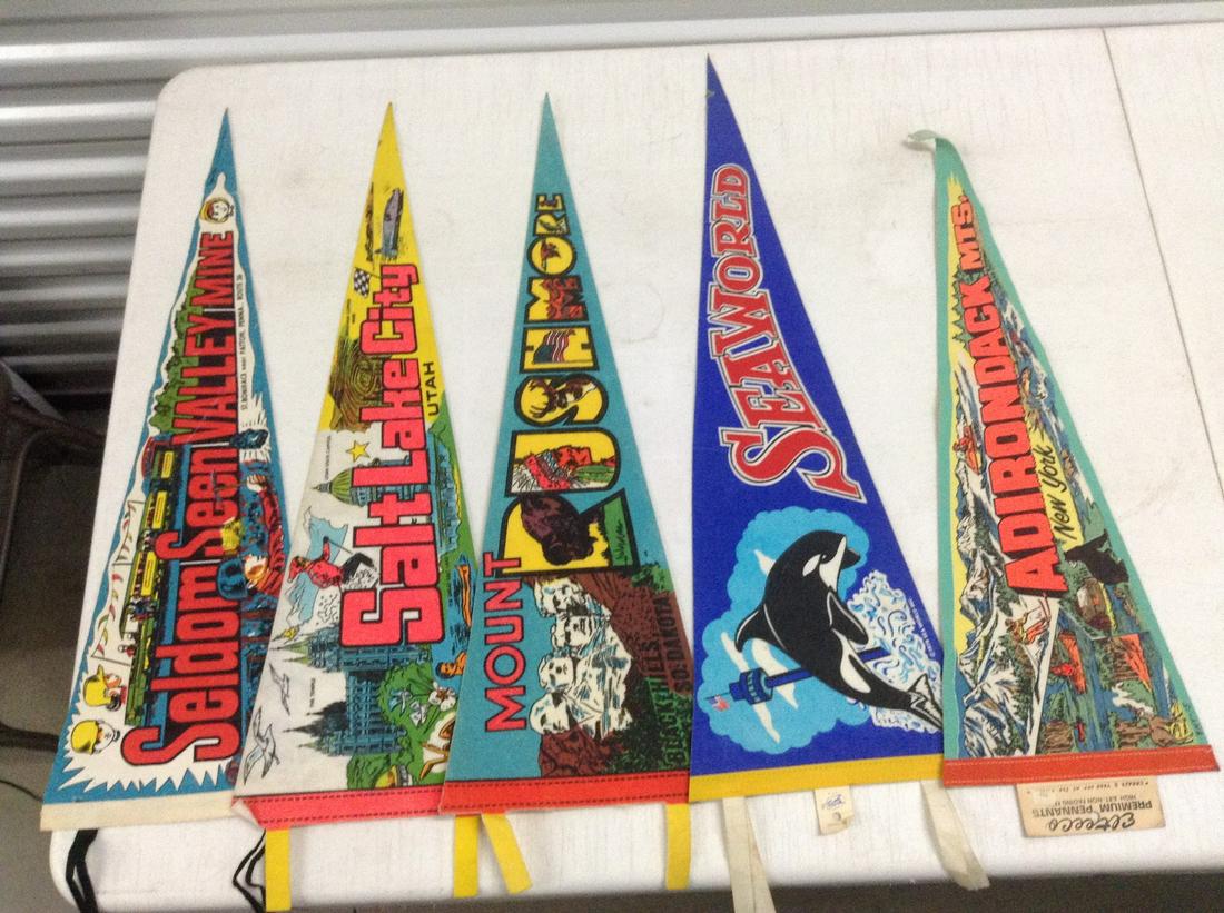 Lot of Vintage Pennants: Lot of Vintage Pennants
