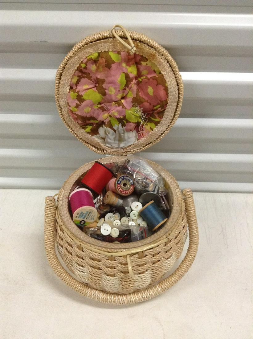 Vintage Sewing Basket full of Vintage Sewing (1 of 1)