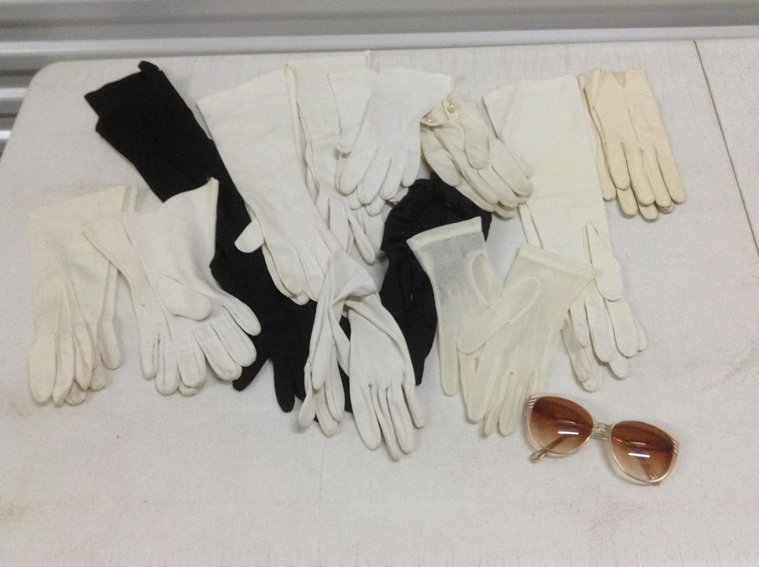 Large lot of vintage gloves and sunglasses: Large lot of vintage gloves and sunglasses