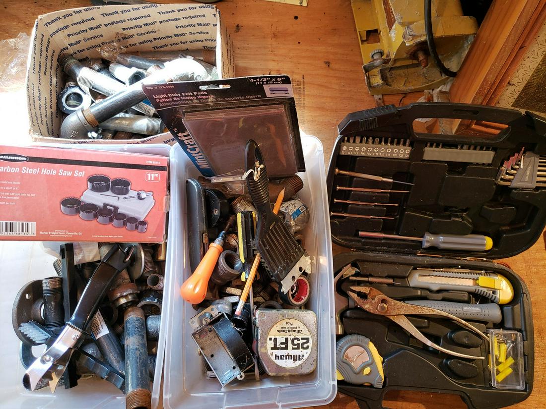 Lot of household/workbench items: Lot of household/workbench items