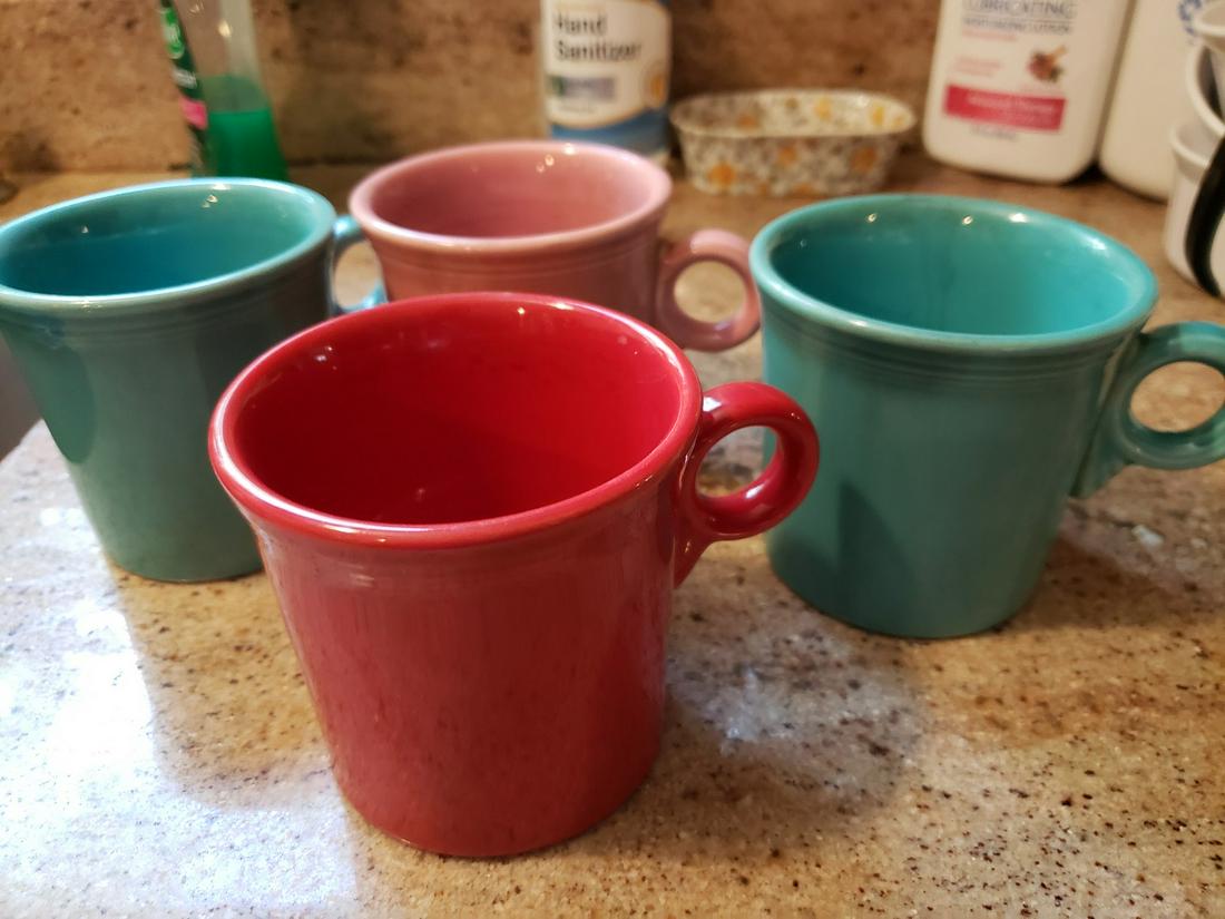Lot of 4 vintage colorful Fiesta mugs (1 of 1)