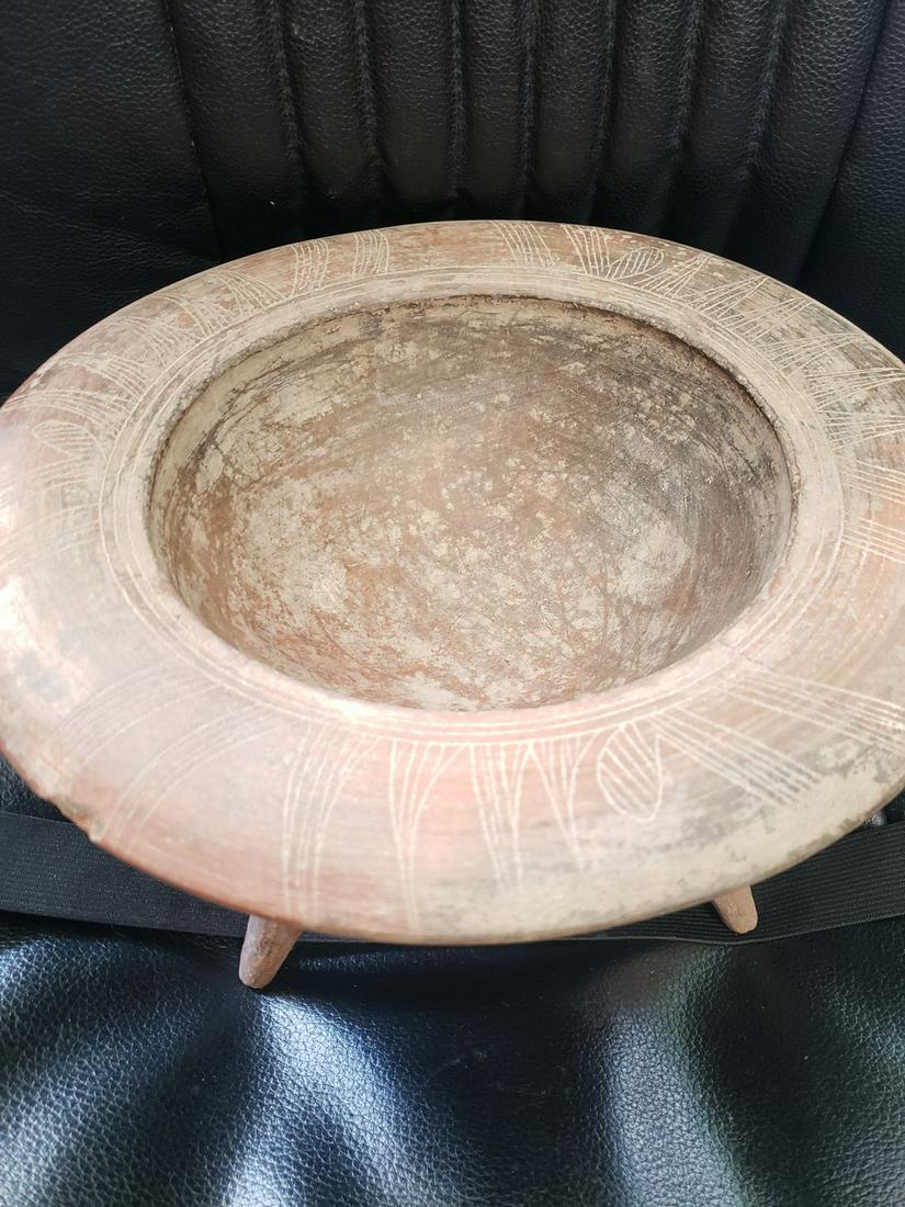 Pre-Columbian Clay bowl artifact (1 of 1)