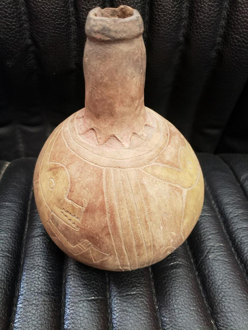 Pre-Columbian Clay vase artifact (1 of 1)