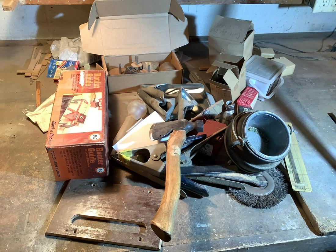 Contents of bench top: Contents of bench top