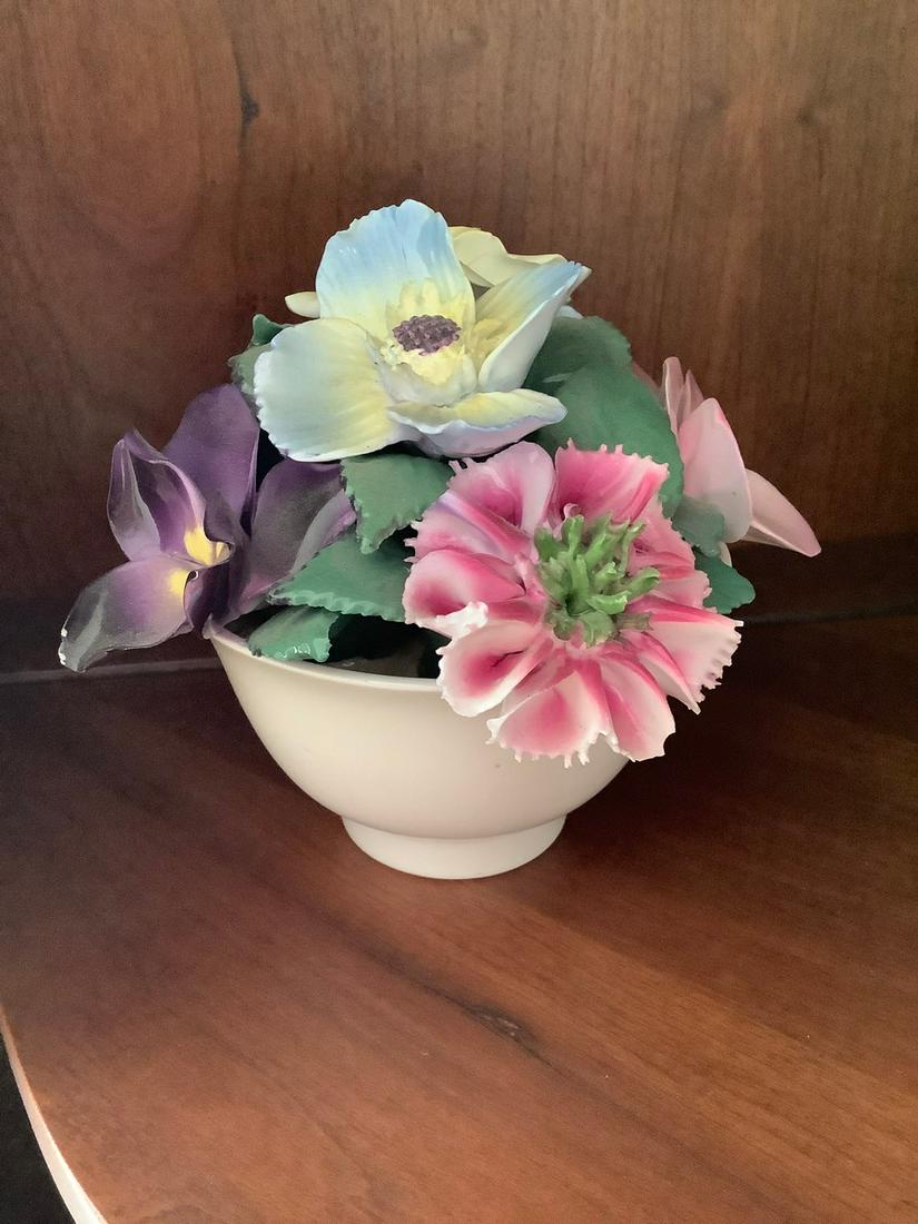 Crown Staffordshire Flower Sculpture: Crown Staffordshire Flower Sculpture