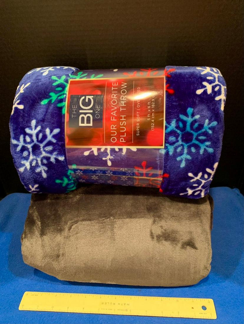 Blankets Plush Throw 5x6": Blankets Plush Throw 5x6"