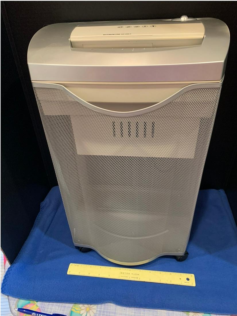 Paper Shredder, works great (1 of 1)