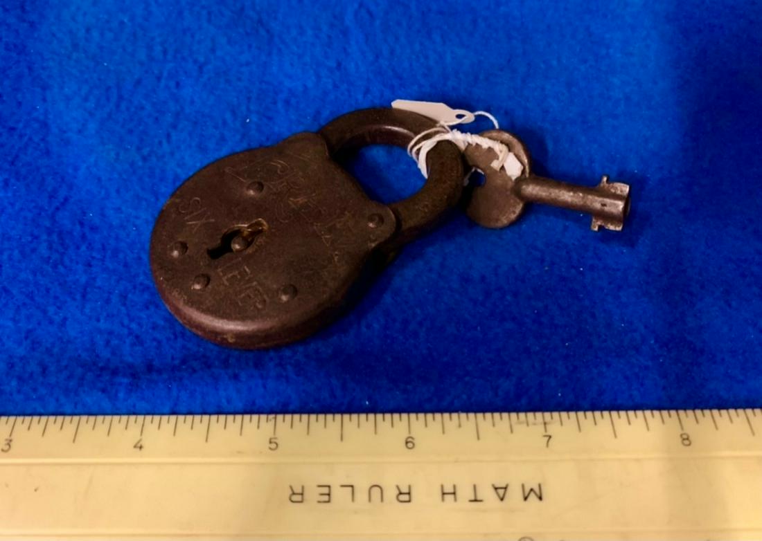 FRAIM G. Lever Padlock, Has original key , Metal, (1 of 1)