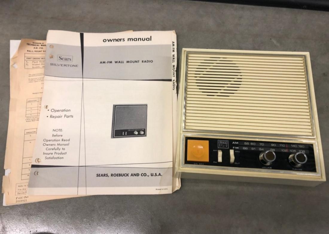 Vintage, am-fm wall mount radio really Cool/ working (1 of 1)