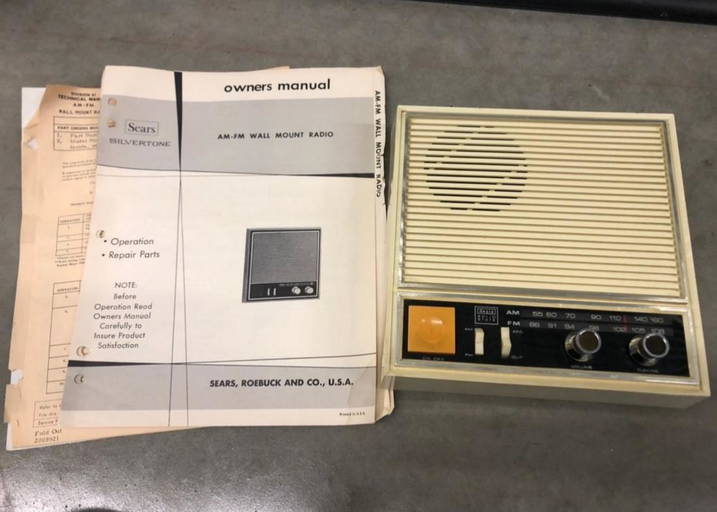 Vintage, Am Fm Wall Mount Radio Really Cool/ Working