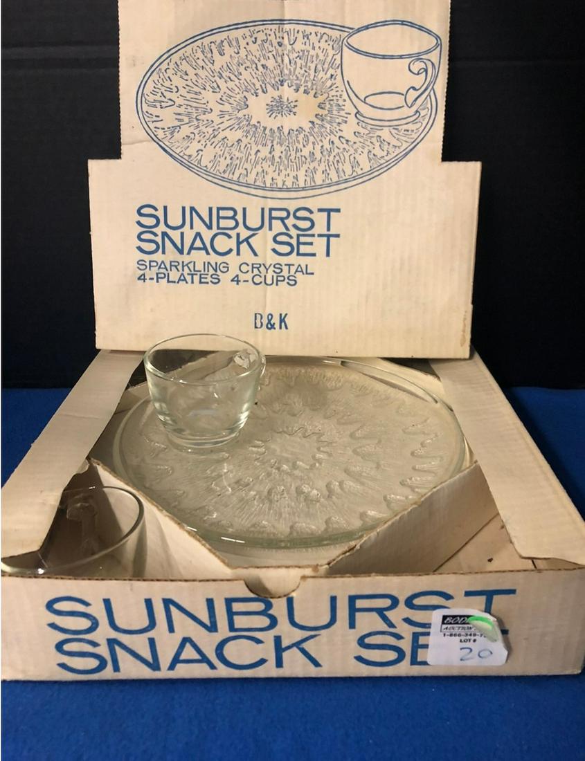 Vintage Sunburst snack set, sparkling crystal, 4 plates: Vintage Sunburst snack set, sparkling crystal, 4 plates and 3 cups in orignal box