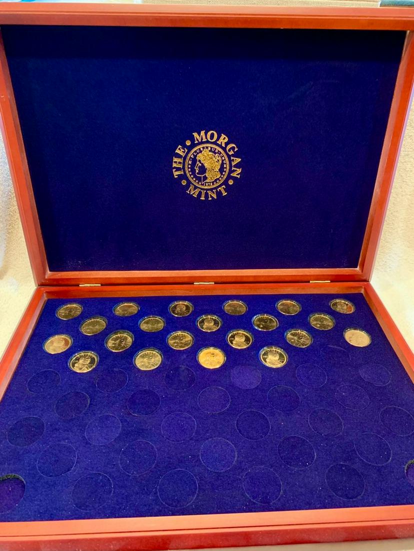 21 Sacagawea dollar pieces in wood case (1 of 1)