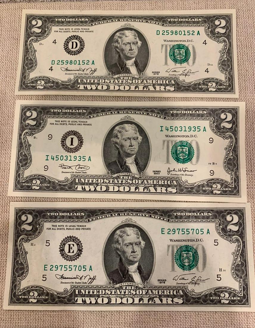 Lot of 3 $2 Dollar Bills: Lot of 3 $2 Dollar Bills