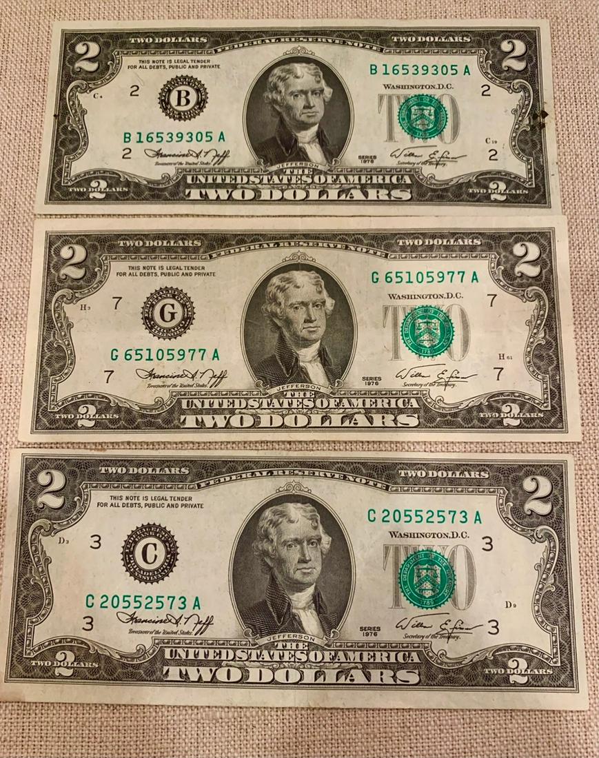 Lot of 3 $2 Dollar Bills: Lot of 3 $2 Dollar Bills