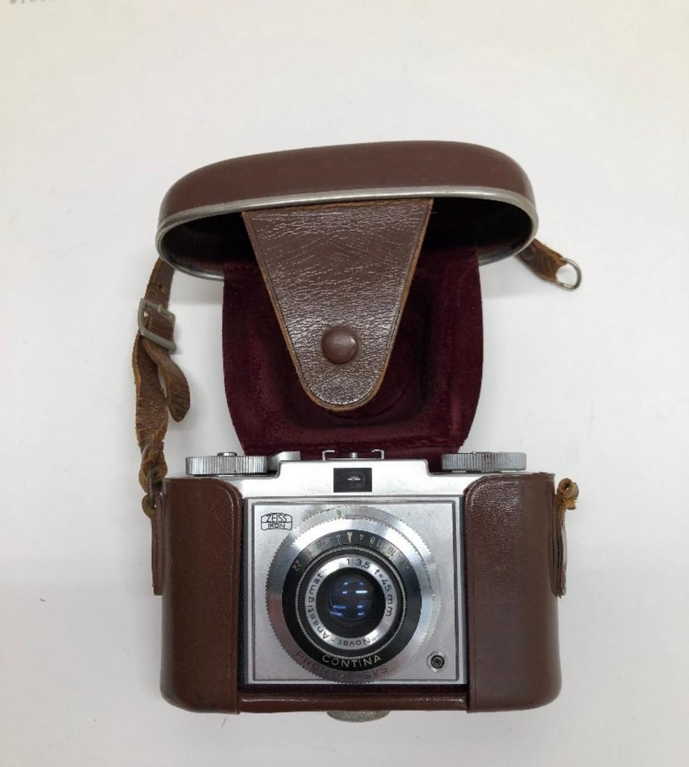 Vintage Zeiss ikon Camera in leather case. (1 of 1)