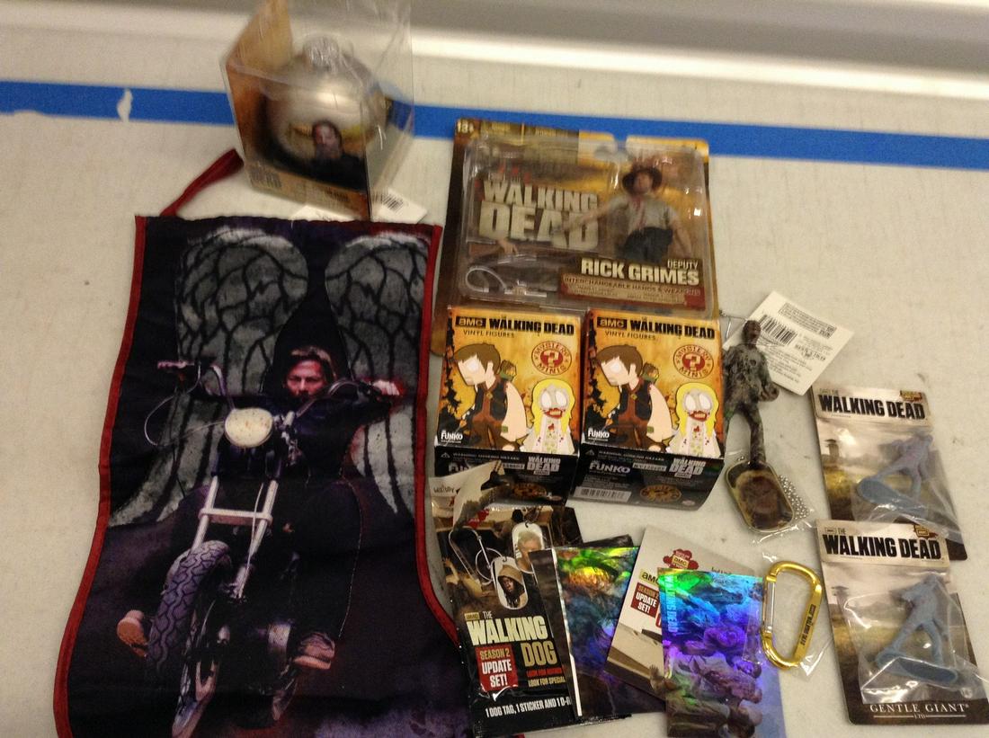 Large Lot of Various The Walking Dead Items (1 of 1)