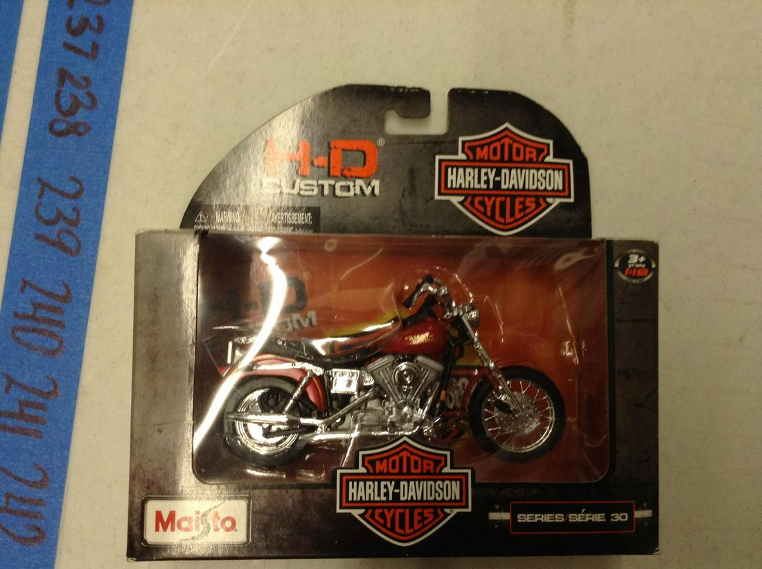 Maisto Harley-Davidson Motorcycle in box: Maisto Harley-Davidson Motorcycle in box