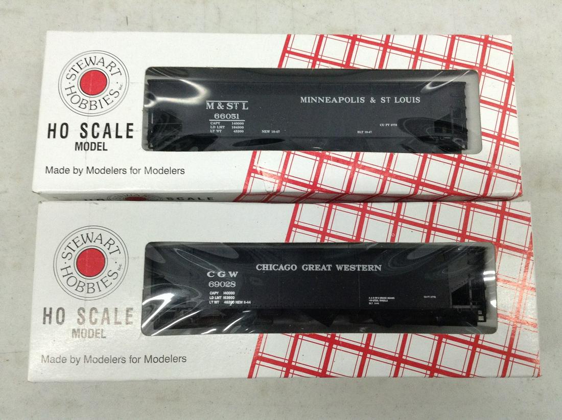 2 HO scale model trains (1 of 1)