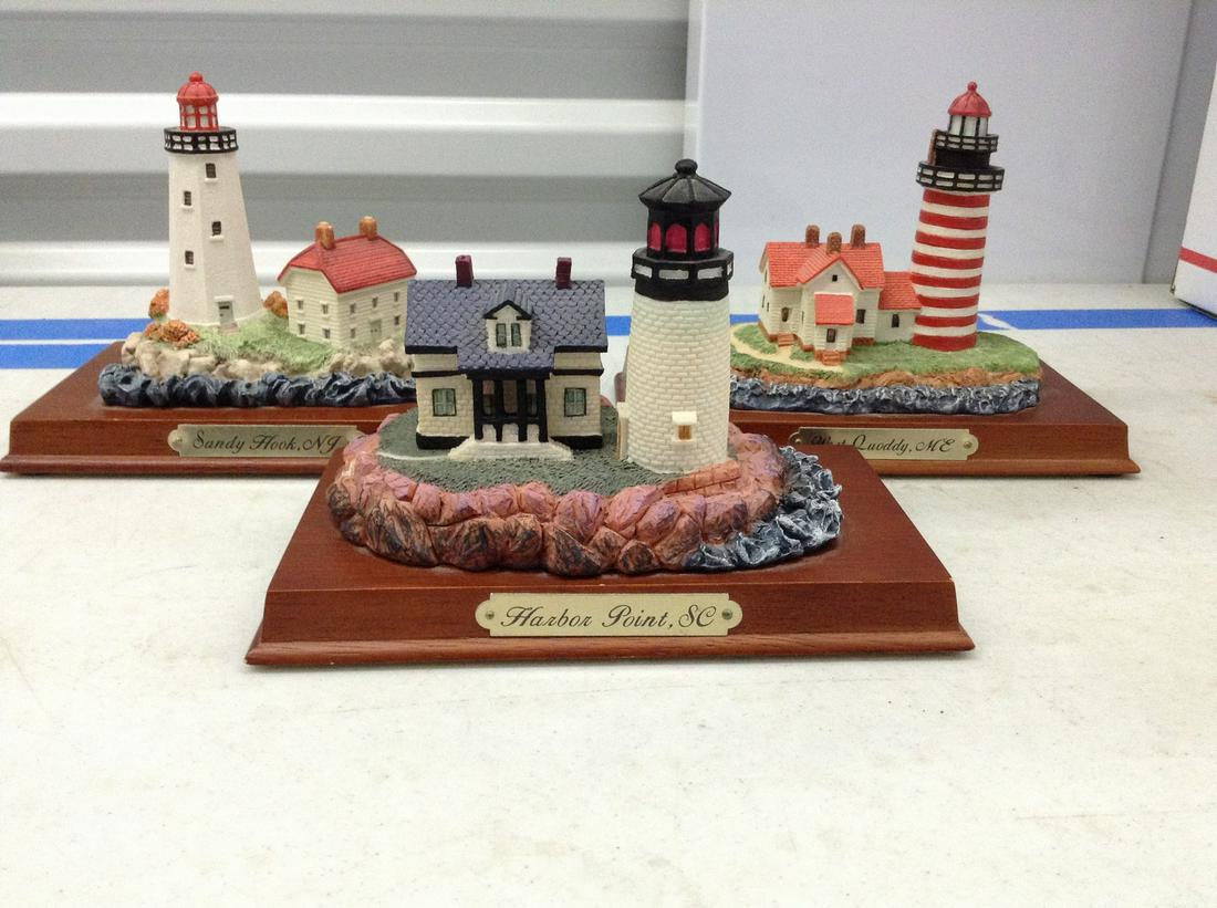 Lot of lighthouse statues: Lot of lighthouse statues