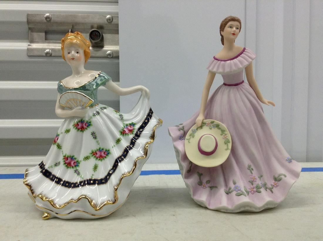 2 Porcelain statues (1 of 1)