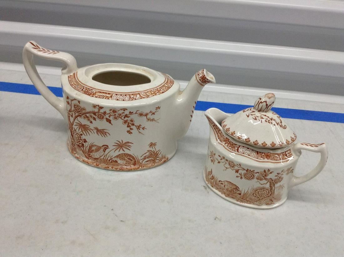 Furnivals Quail teapot and Milk Holder (1 of 1)