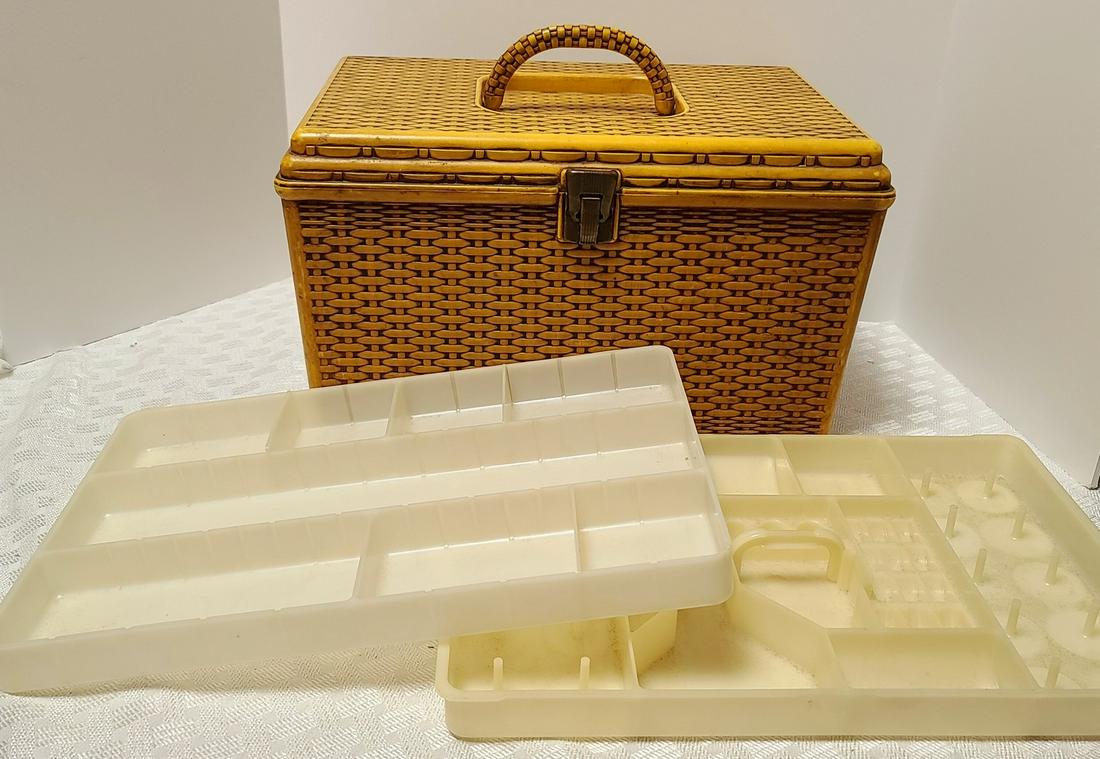 Midcentury Plastic Patterned Sewing Box 13x9x9 (1 of 1)