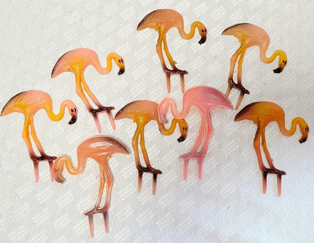 Vtg Kitschy Plastic Flamingos Plant or Cake Deco (1 of 1)