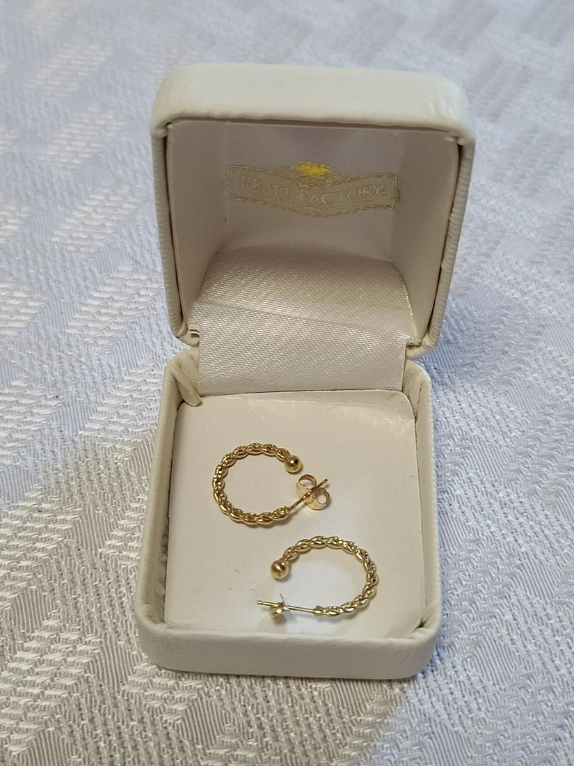 Vtg 14K Gold Hoops 1.3g: Vtg 14K Gold Hoops 1.3g