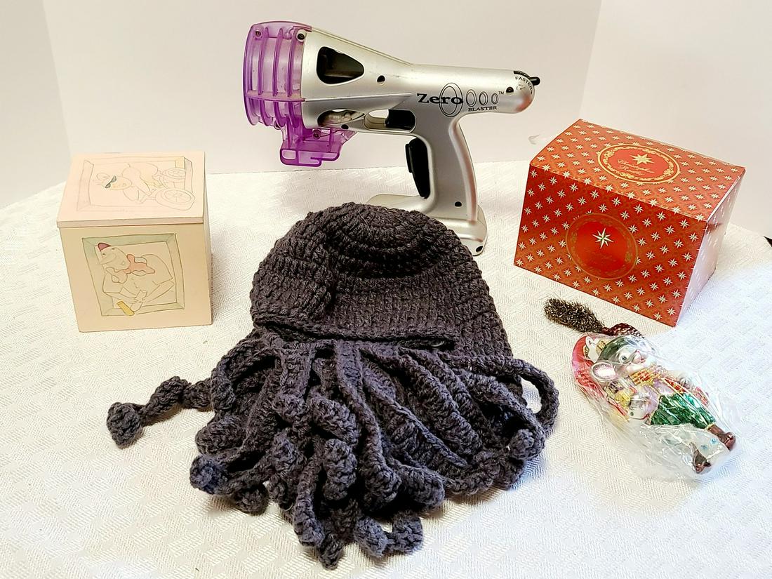 Assorted Novelty Items (1 of 1)