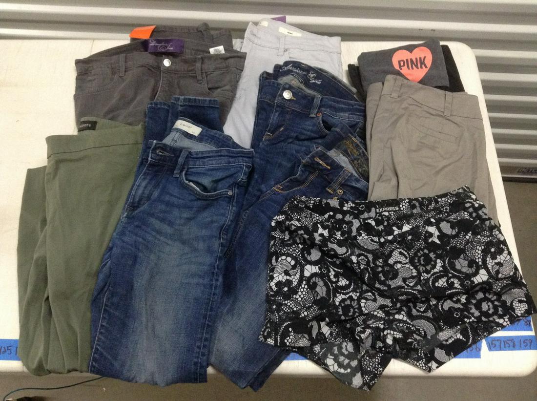 Lot of Women's Jeans, Pants & shorts: Lot of Women's Jeans, Pants & shorts