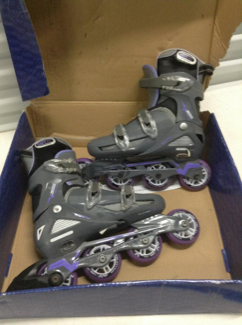 Roller Derby Rollerblades  Womens Adjustable Size 6-9 (1 of 1)