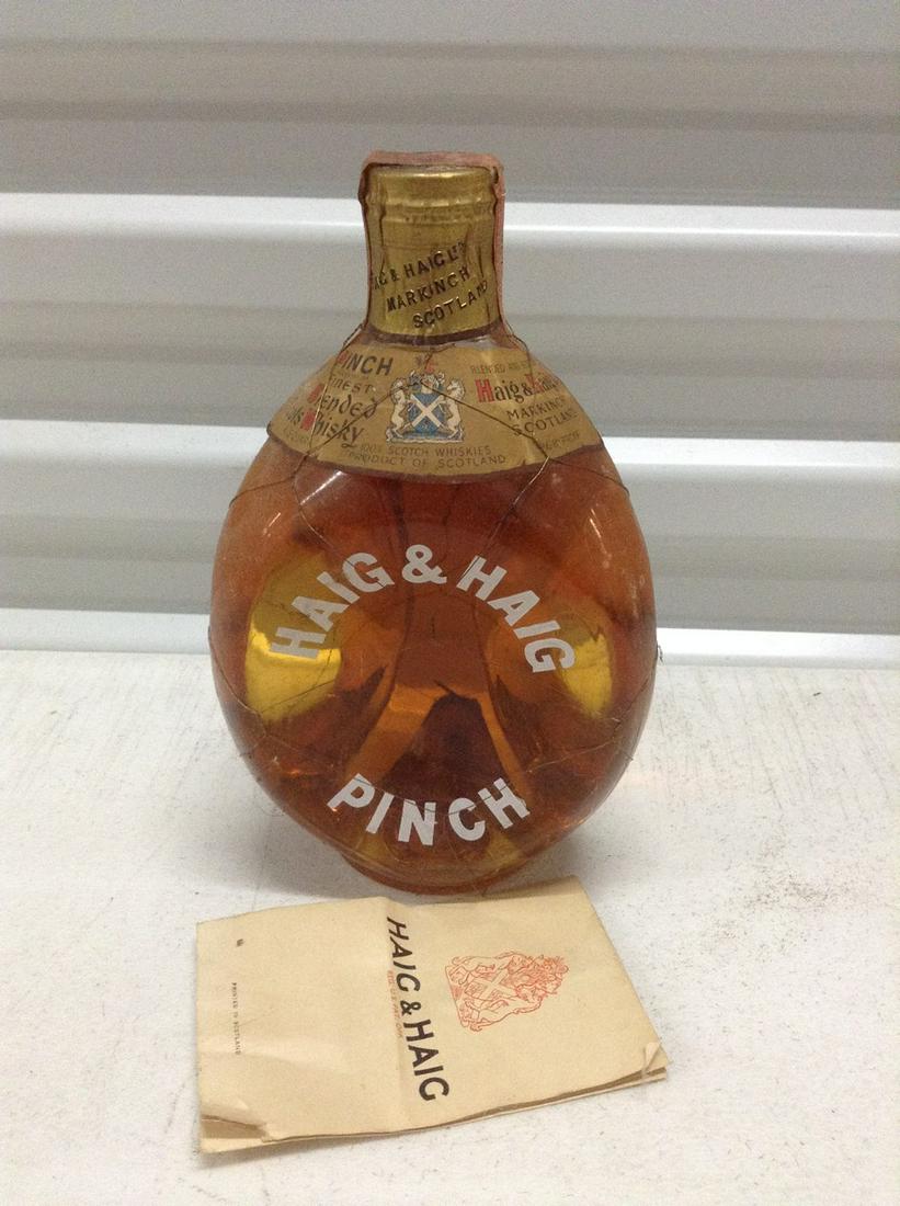 1967 Haig & Haig Scotch Unbroken Tax Stamp 4/5 Quart (1 of 1)