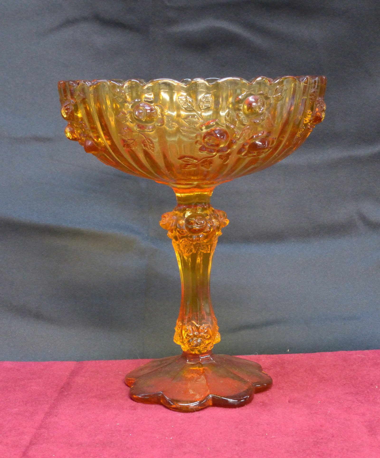 Orange glass goblet 6" wide 7.75" tall: Orange glass goblet 6" wide 7.75" tall