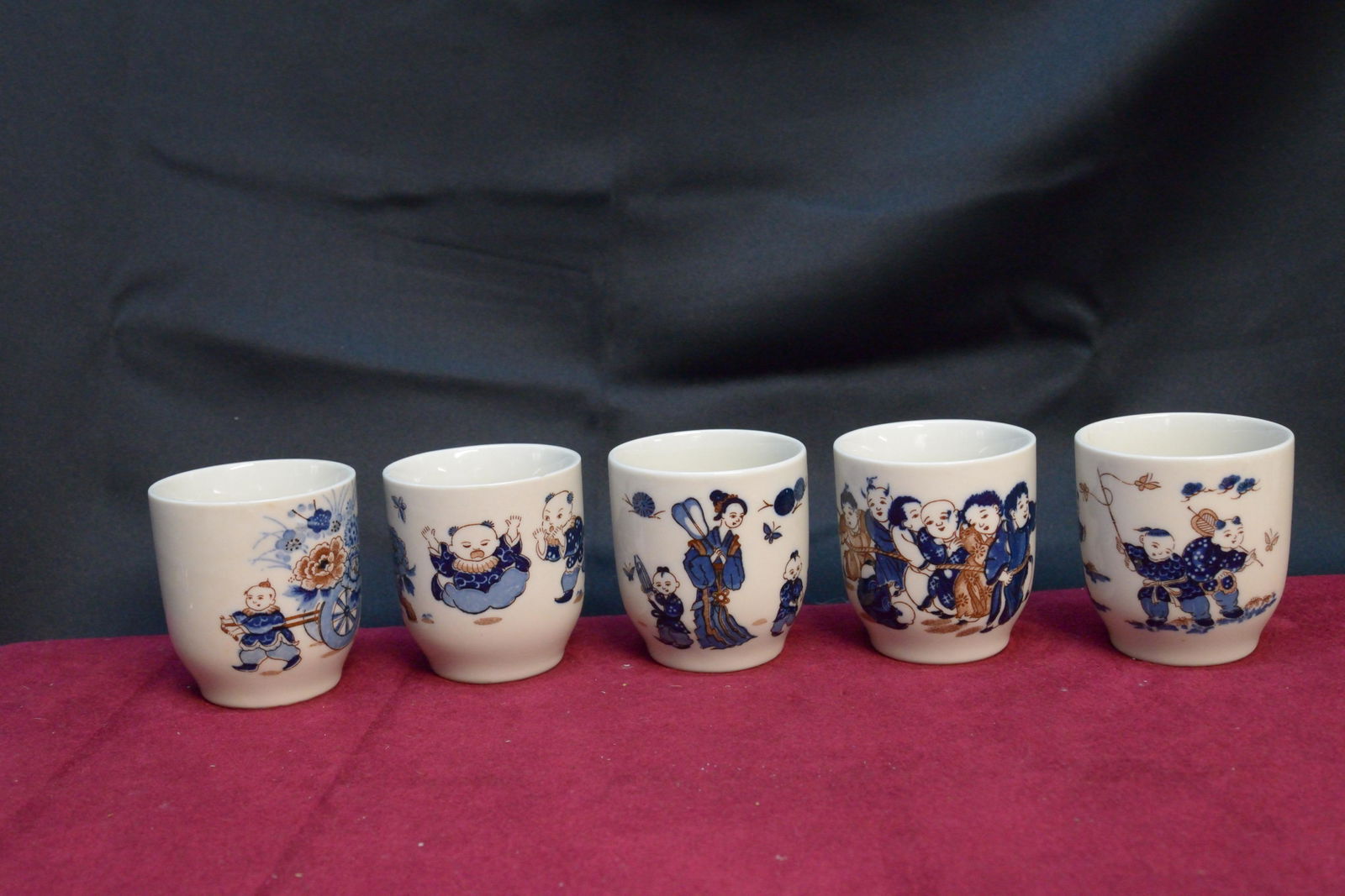 Set of five antique Japanese tea cups depicting (1 of 6)
