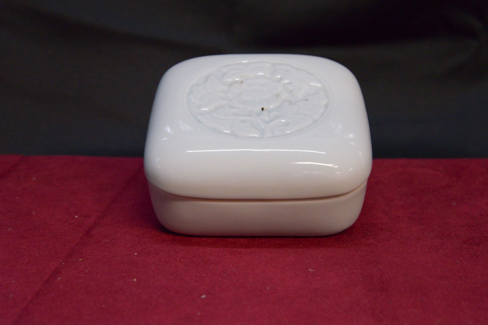 Tiffany & Co ceramic lidded dish 5" square 2.5" deep (1 of 3)