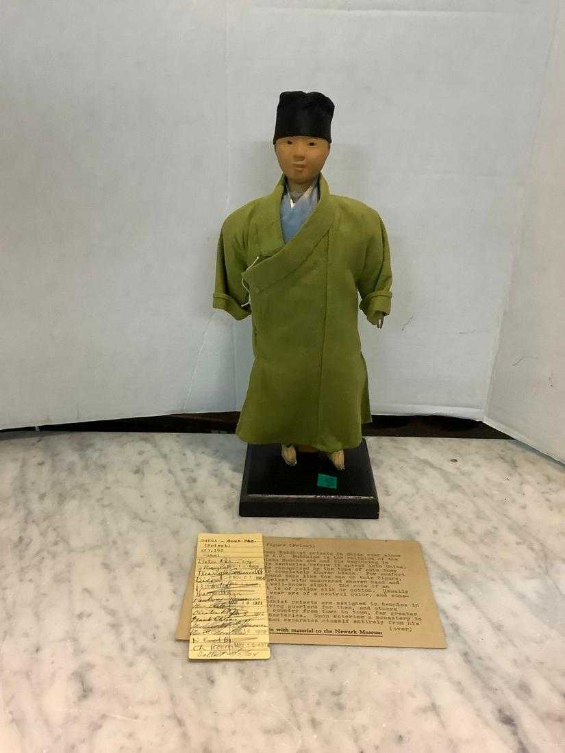 Newark Museum Costume Figure prest (1 of 1)