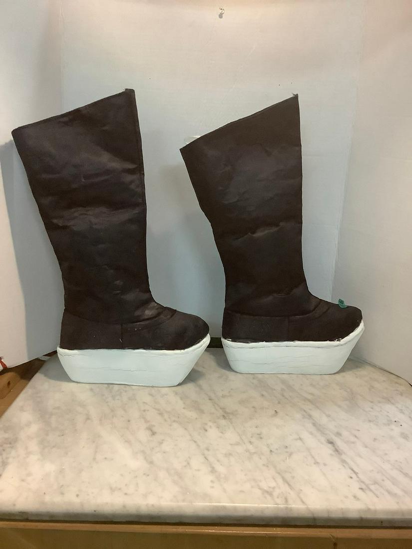 newark museum costume boots (1 of 1)