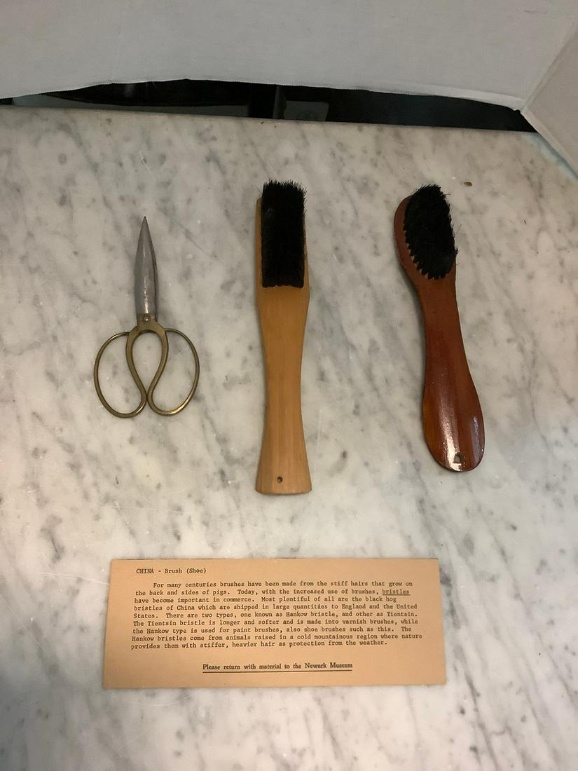 Newark Museum Shoehorn, Brush & scissors: Newark Museum Shoehorn, Brush & scissors
