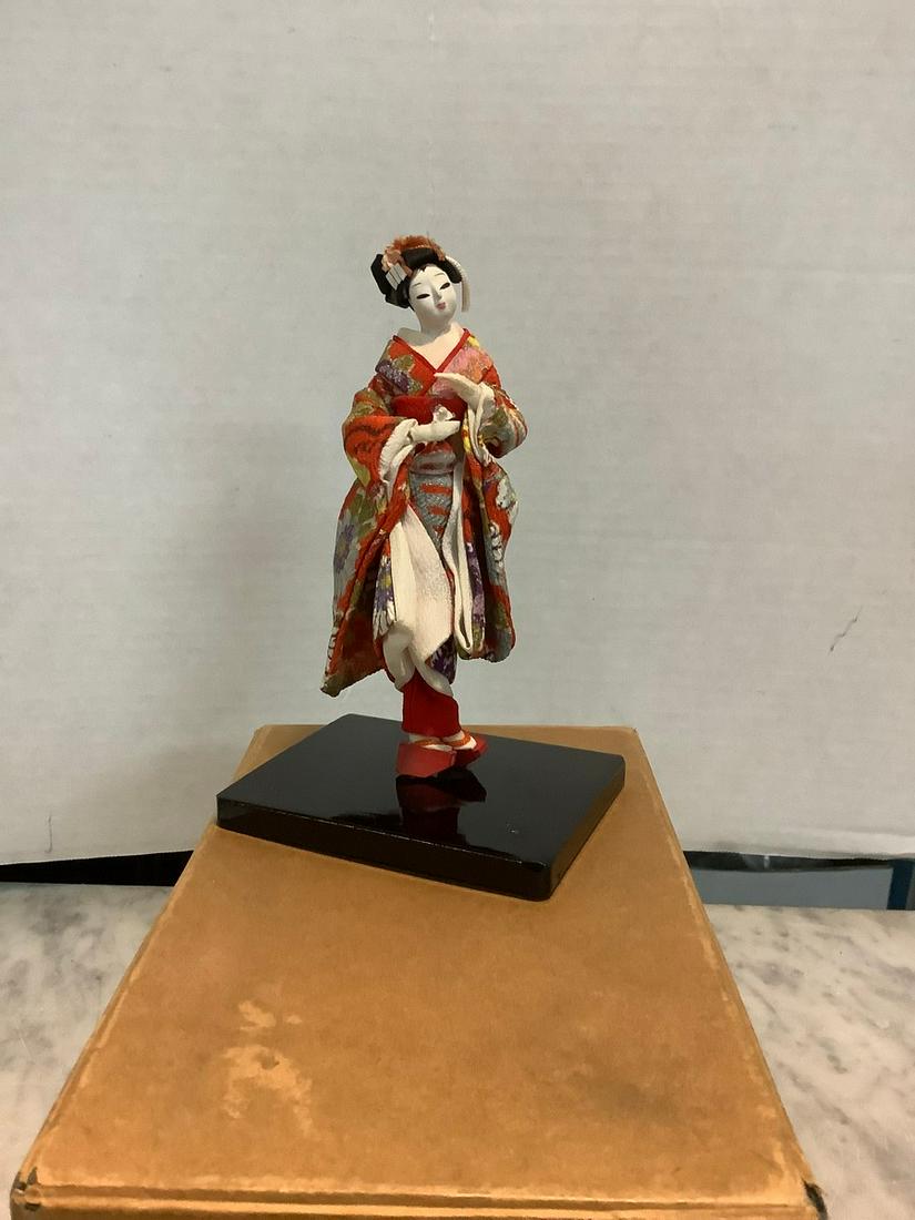 newark museum mini japanese doll (1 of 1)