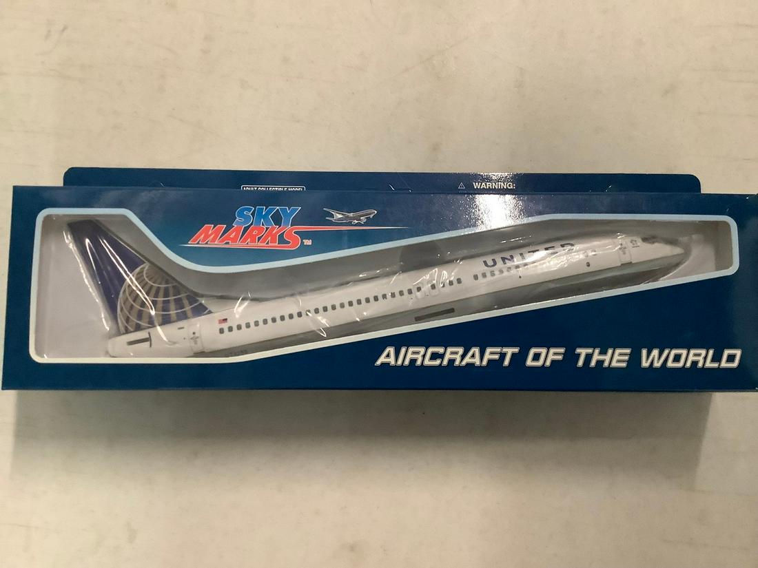 Skymarks Aircraft of the World Place Model in Box: Skymarks Aircraft of the World Place Model in Box