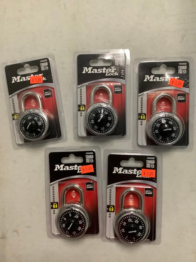 lot of new master locks (1 of 1)