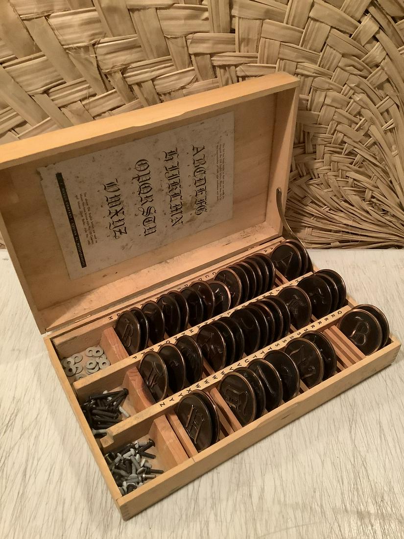 Mason Co. Hyde Park Line Old English Bronze Letters (1 of 1)