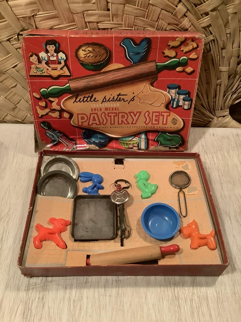 Vintage Little Sister's Transogram Gold Medal Pastry: Vintage Little Sister's Transogram Gold Medal Pastry Set in original Box