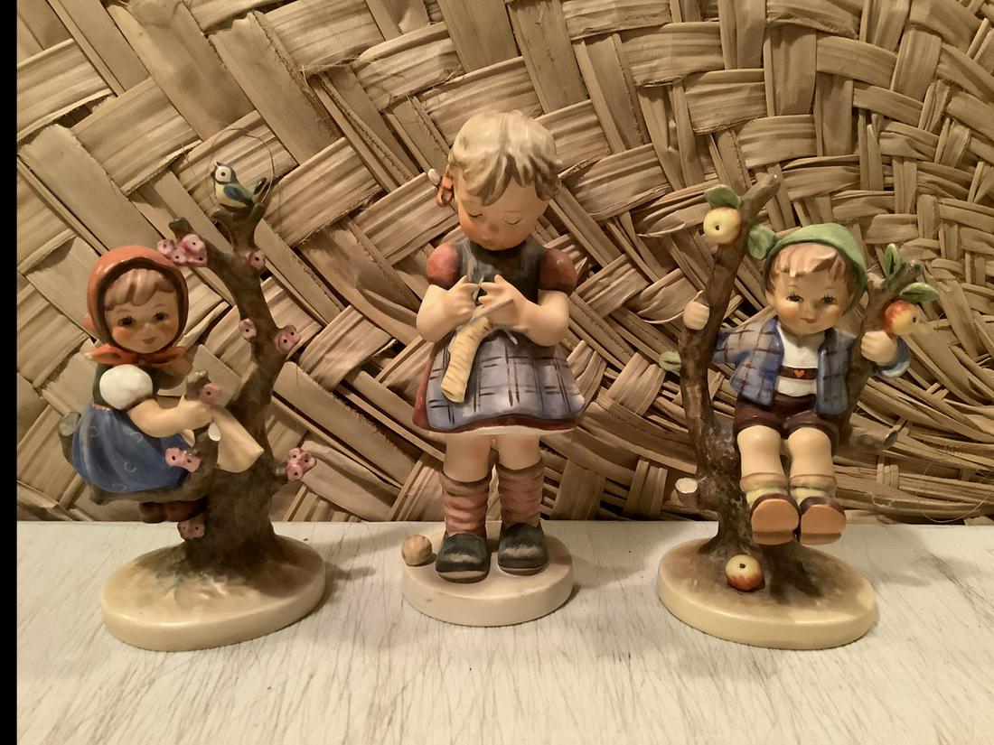 Goebel Hummels (Two with broken branches as shown): Goebel Hummels (Two with broken branches as shown)