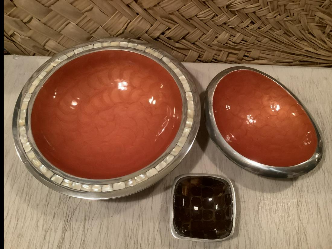 Shell and enamel bowls Signed Julia Knight: Shell and enamel bowls Signed Julia Knight