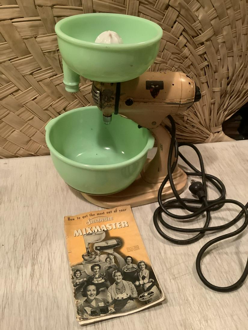 Sunbeam Mixer with Jadeite Bowls (1 of 1)