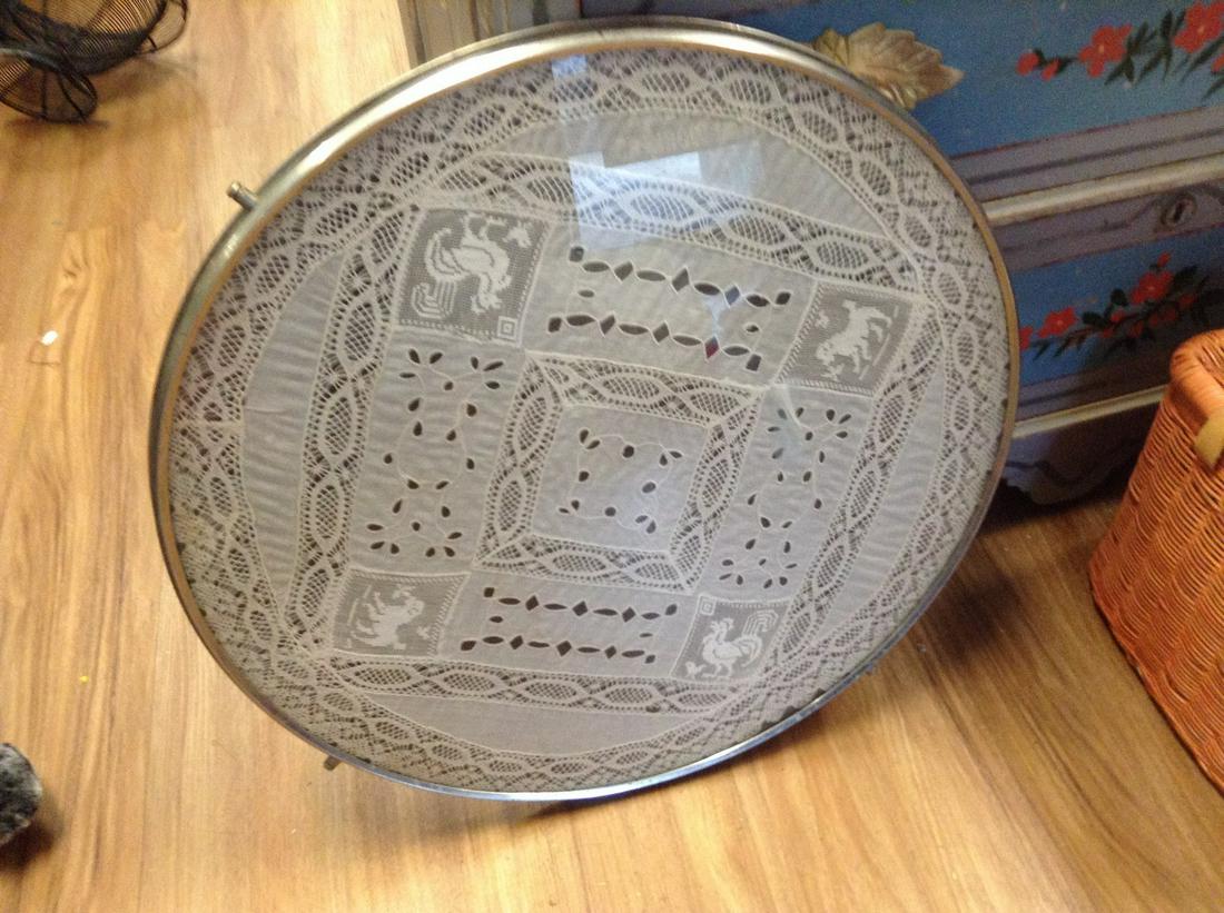 1930-1940s German Lazy Susan with Lace Insert 21.5inch: 1930-1940s German Lazy Susan with Lace Insert 21.5inch