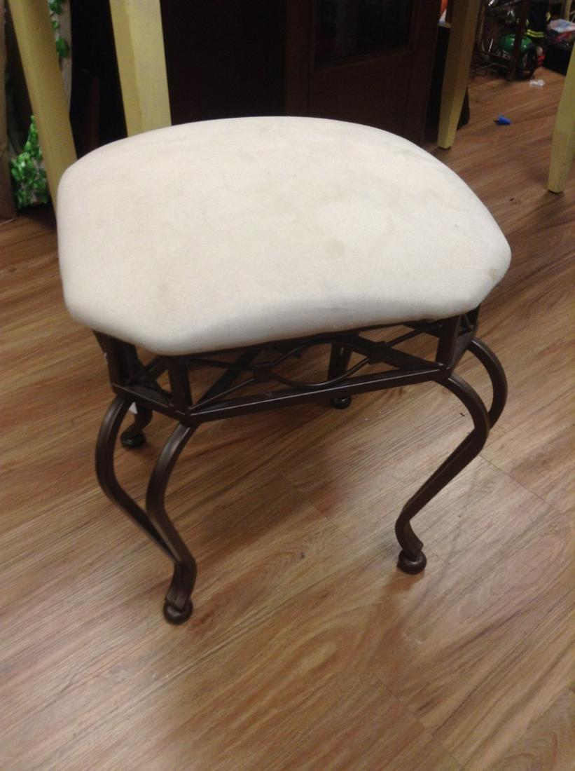 Vanity Stool 18" tall: Vanity Stool 18" tall